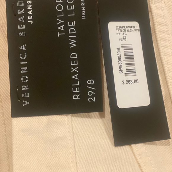 Pants 👖 Veronica Beard's Taylor jeans are cut from premium denim. - Picture 7 of 12